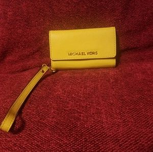 Micheal Kors IPhone 5 wallet wristlet